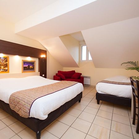 Logis Jum'Hotel Saints-Geosmes Ngoại thất bức ảnh