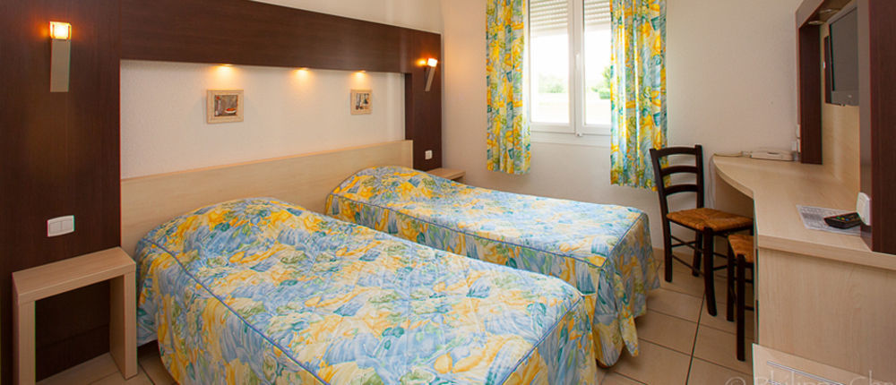 Logis Jum'Hotel Saints-Geosmes Ngoại thất bức ảnh